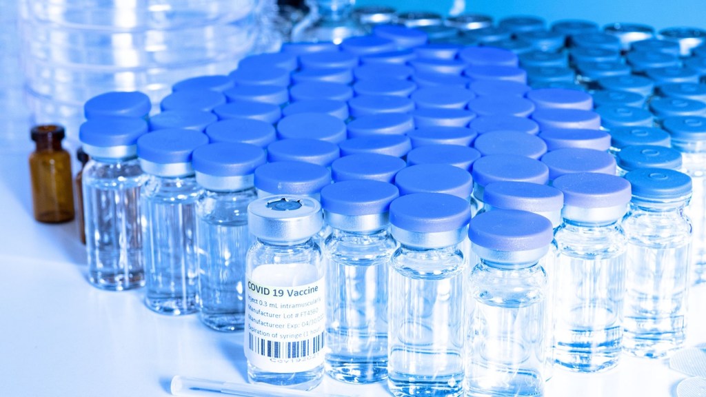 Новейшие вакцины являются самым эффективным способом предотвратить тяжелое течение коронавируса.